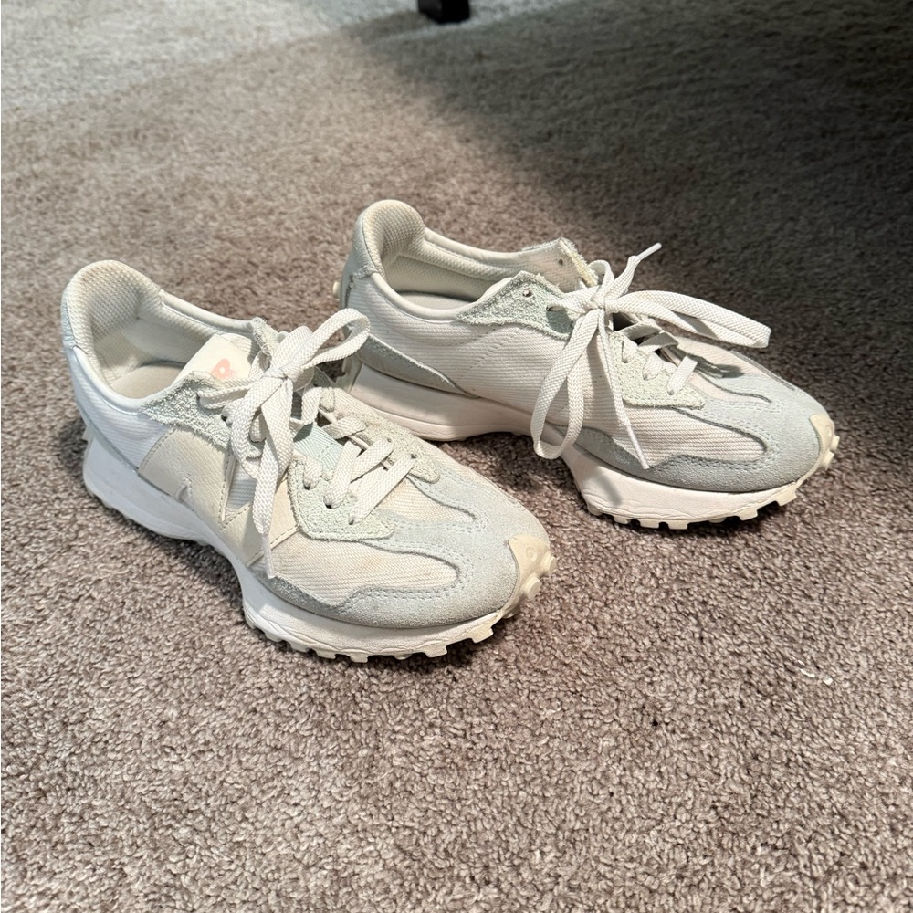 New Balance Sneakers Sz 6 - Picture 2 of 6